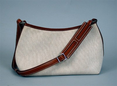 Lot 886 - Hermes Canvas Day Bag