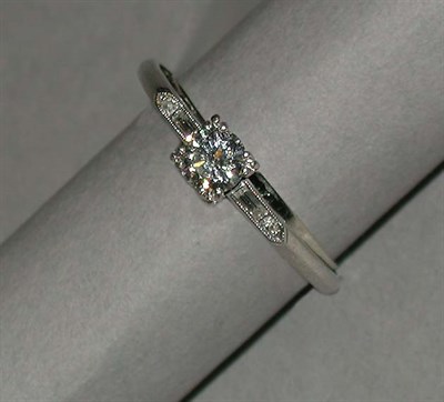 Lot 165 - Diamond Engagement Ring