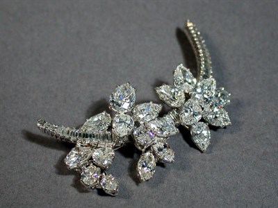 Lot 302 - Diamond Cluster Brooch