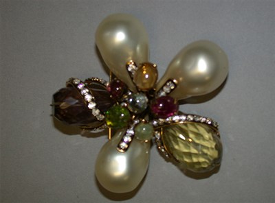 Lot 792 - Iradj Moini Flower Pin