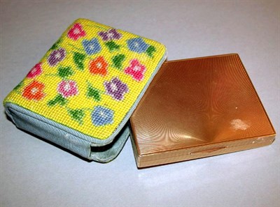 Lot 147 - Gold Compact