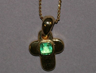Lot 46 - Emerald Cross and Chain