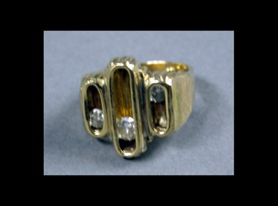 Lot 88 - Gold and Diamond Ring