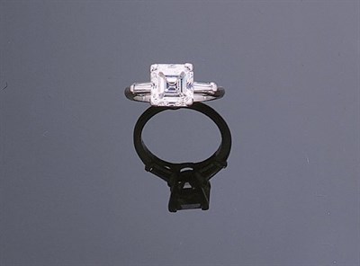 Lot 235 - Diamond Engagement Ring