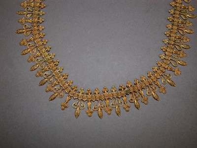 Lot 348 - Antique Style Gold Fringe Necklace