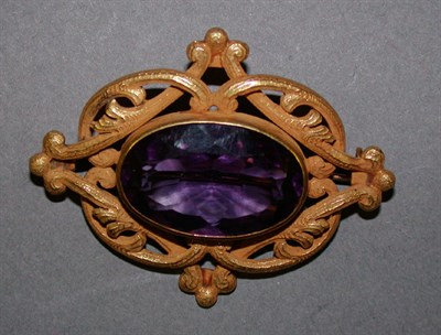 Lot 357 - Art Nouveau Style Amethyst Pin 14 kt. yellow...