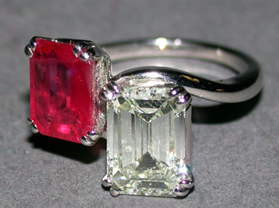 Lot 256 - Diamond and Ruby Twin Stone Ring