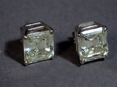 Lot 300 - Pair of Emerald-Cut Diamond Stud Earrings