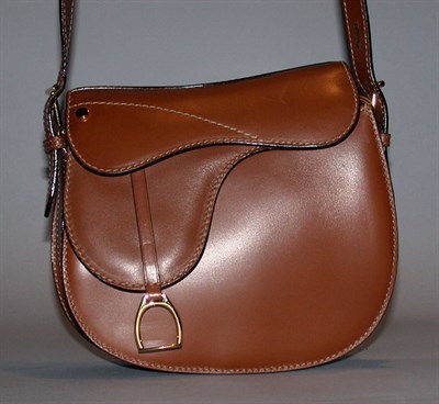 Lot 822 - Gucci Saddle Handbag