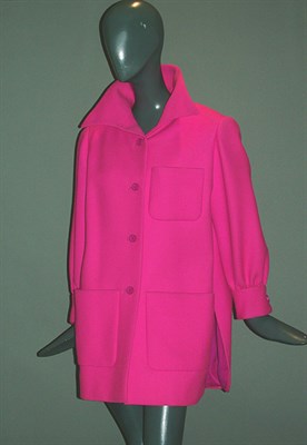 Lot 566 - Norell Topper