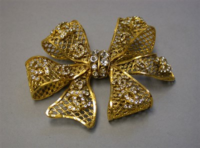 Lot 777 - Chanel Bow Pin
