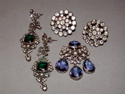 Lot 724 - Two Pairs of Antique Earclips and a Brooch