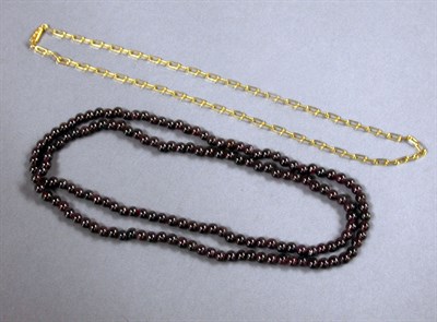 Lot 95 - Garnet Bead Necklace and Gold Chain