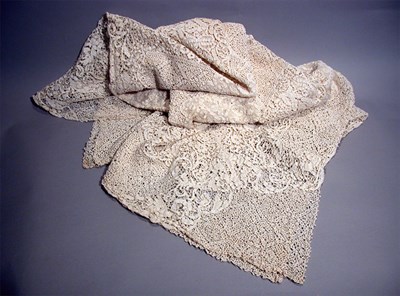 Lot 907 - Italian Bobbin Lace Tablecloth