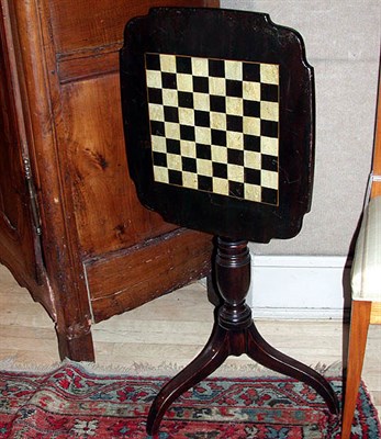 Lot 292 - Federal Style Painted Mahogany Tilt-Top Chess...