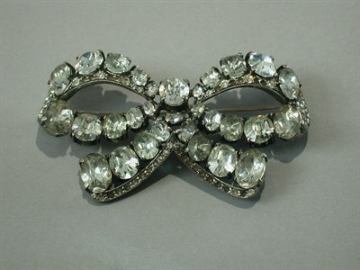 Lot 744A - Eisenberg Bow Pin