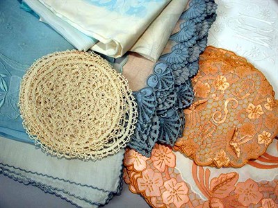 Lot 911A - Group of Linens