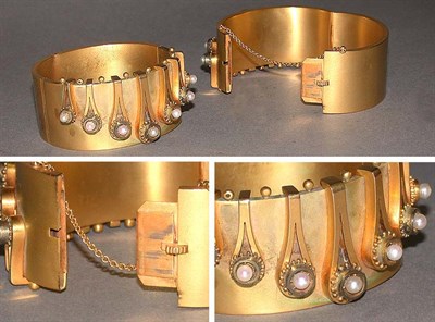 Lot 378 - Pair of Antique Gold Bangle Bracelets 18 kt....