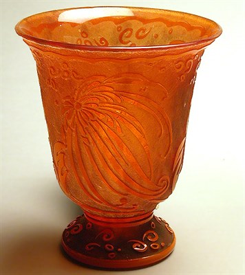 Lot 392 - Daum Nancy Glass Vase The urn form red stained...
