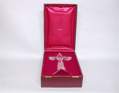 Lot 531 - Steuben Glass Presentation Crucifix Designed...
