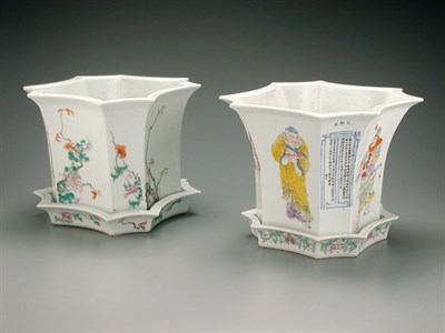Lot 53 - COMPANION PAIR OF CHINESE FAMILLE ROSE...
