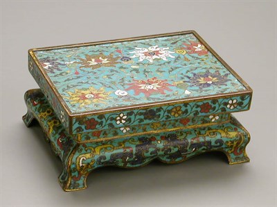 Lot 67 - BLUE GROUND CLOISONNE STAND 17th Century...