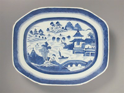 Lot 48 - CHINESE EXPORT BLUE AND WHITE PORCELAIN...