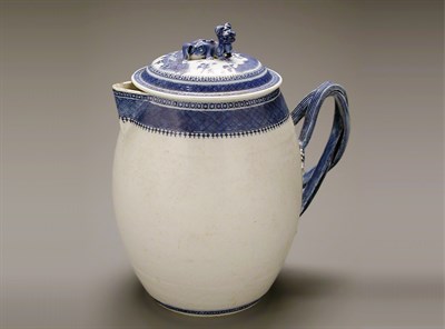 Lot 40 - CHINESE EXPORT BLUE AND WHITE PORCELAIN BEER...