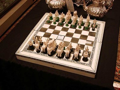 Lot 265 - Indian Ivory and Horn Chess Set With a folding...