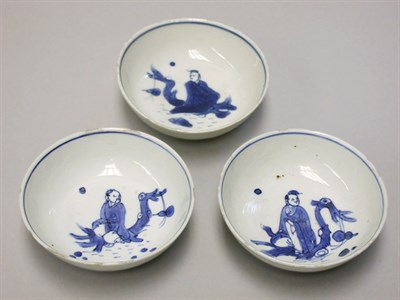 Lot 5 - SET OF THREE CHINESE EXPORT BLUE AND WHITE...