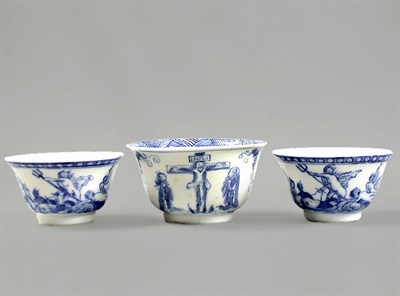 Lot 34 - Three Chinese Export Blue and white European...