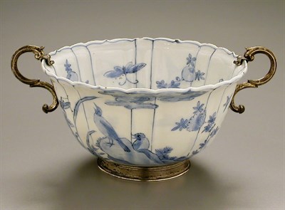 Lot 14 - CHINESE EXPORT BLUE AND WHITE EGGSHELL...