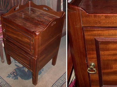 Lot 395 - George III Mahogany Pot Cupboard