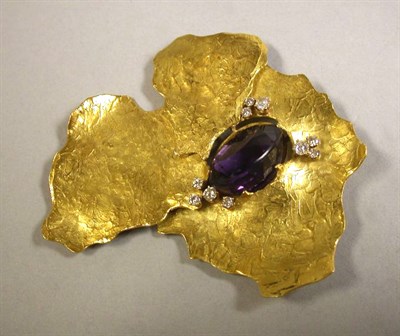 Lot 405 - Gold, Diamond and Amethyst Pin