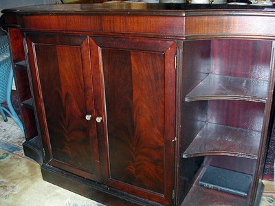 Lot 114 - Georgian Style Mahogany Credenza