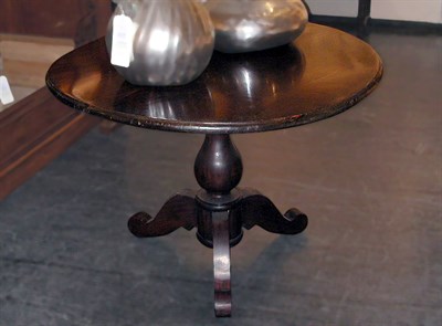 Lot 136 - Victorian Walnut Side Table