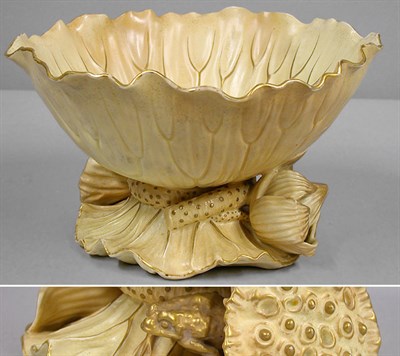 Lot 526 - Royal Worcester Porcelain Lily Pad Form Punch...