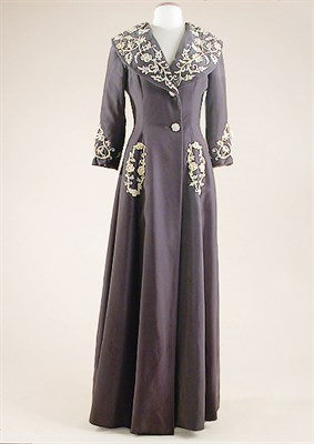 Lot 474 - Bonwit Teller Gray Velveteen Coat