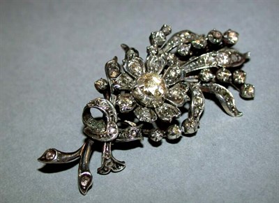 Lot 287 - Antique Style Diamond Flower Pin