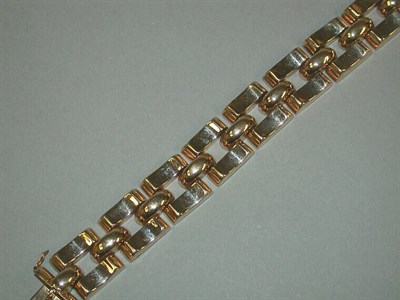 Lot 165 - Hollow Link Bracelet