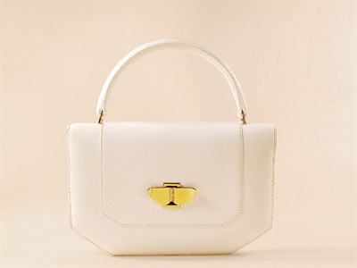 Lot 842 - Hermes White Butterfly Clasp Bag