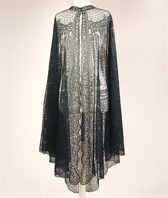 Lot 972 - Black Chantilly Lace Shawl