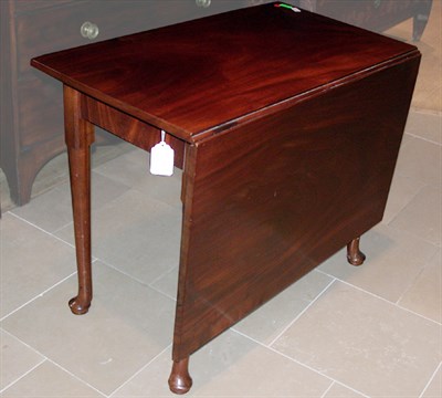 Lot 462 - George III Mahogany Drop-Leaf Table