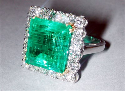 Lot 442 - Emerald and Diamond Ring