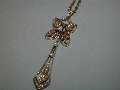 Lot 32 - Art Nouveau Pendant and Chain