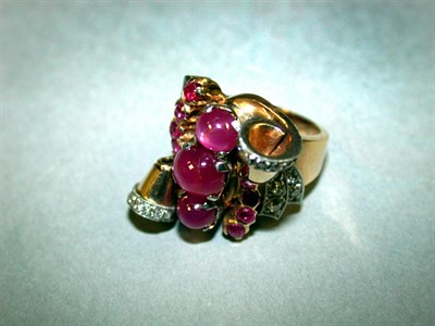 Lot 343 - Retro Ruby Ring 14 kt. yellow and white gold,...