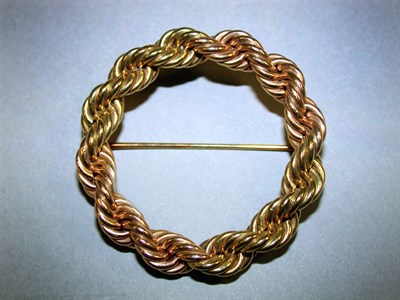 Lot 28 - Heavy Gold Circle Pin 14 kt. yellow gold, of...