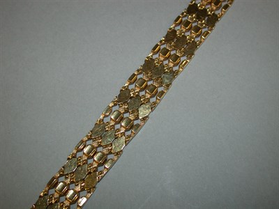 Lot 101 - Gold Link Bracelet