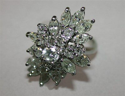 Lot 156 - Diamond Ring