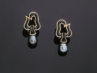 Lot 182 - Pair of Angela Cummings 18 kt. Yellow Gold, Black Jade and Black Pearl Caprice Earrings